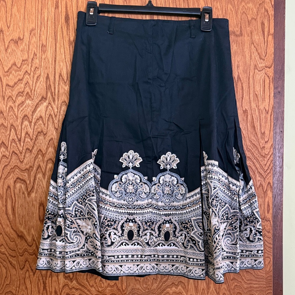 Elegant Black and White Patterned A-Line Skirt